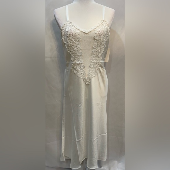 NWT Showstopper Long Gown by Flora Nikrooz - Picture 4 of 8